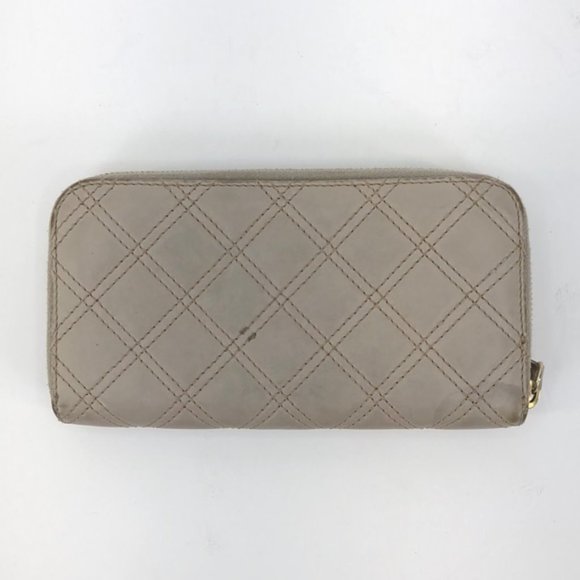 Marc Jacobs Gray Quilted Zip-Around Wallet - Picture 2 of 7